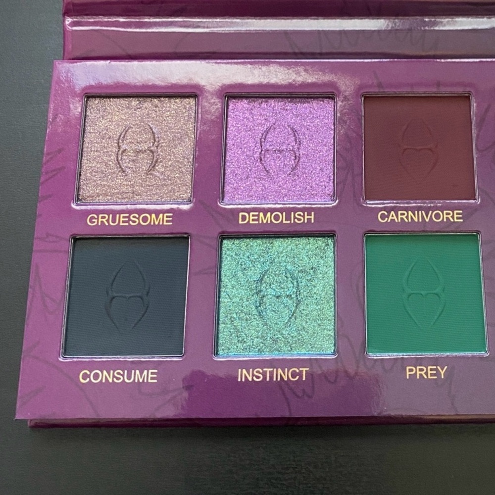 Unearthly Cosmetics Devour palette BNIB * - Picture 4 of 7